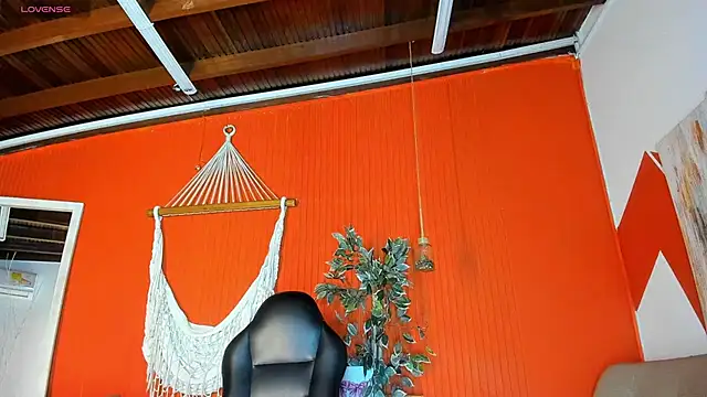 Snapshot of maria_Turner1 chatting on May 12, 9:17 am maria Turner1 online show from May 12, 9:17 am