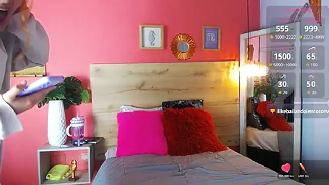 Snapshot of maria_Turner1 chatting on May 25, 10:21 am maria Turner1 online show from May 25, 10:21 am