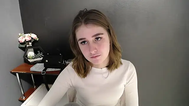 Sunny siren online show from February 17, 2:02 pm