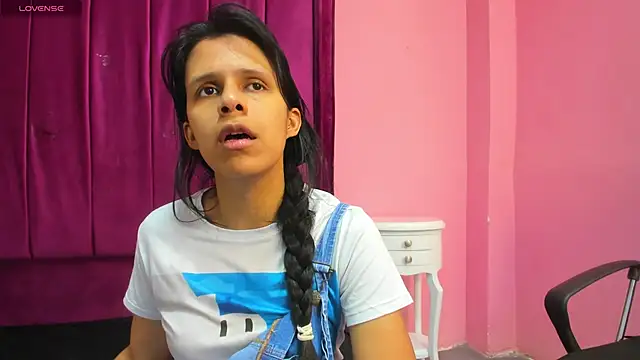 mitzukywinteer online show from April 21, 8:44 pm