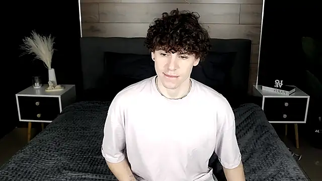 TylerGibson online show from February 19, 3:13 am