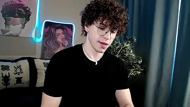 TylerGibson online show from April 10, 4:28 am