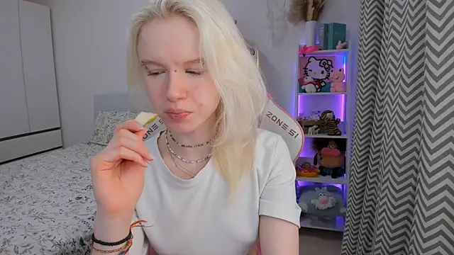 Mia WaterFall online show from February 13, 3:24 am