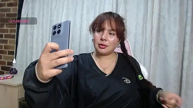 Snapshot of HannaRose- chatting on March 3, 2:50 am HannaRose- online show from March 3, 2:50 am