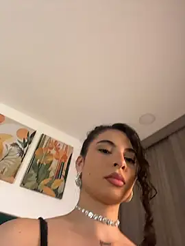 Snapshot of IrinaBlanc chatting on February 3, 1:37 am IrinaBlanc online show from February 3, 1:37 am