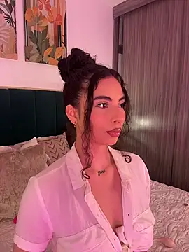 Snapshot of IrinaBlanc chatting on February 9, 1:09 am IrinaBlanc online show from February 9, 1:09 am