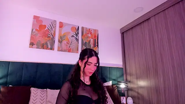 Snapshot of IrinaBlanc chatting on March 4, 1:11 am IrinaBlanc online show from March 4, 1:11 am