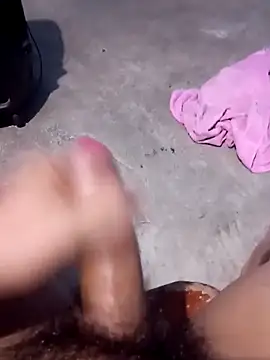 Snapshot of Damilalo chatting on February 14, 4:42 am Damilalo online show from February 14, 4:42 am