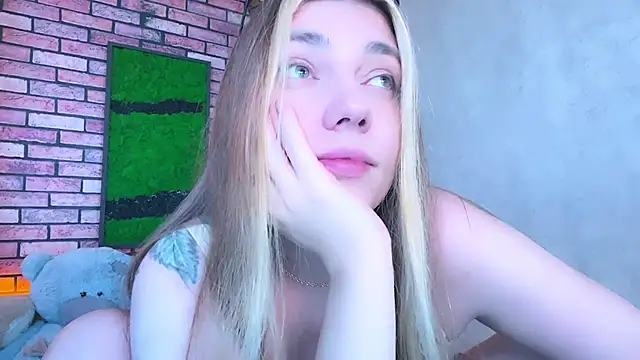 Snapshot of Eva_StarXXXX chatting on February 21, 2:28 am Eva StarXXXX online show from February 21, 2:28 am