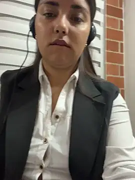 A-uroora online show from February 14, 7:27 am