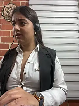 A-uroora online show from February 19, 7:48 am