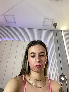 Snapshot of JuliaColemann chatting on January 31, 7:11 pm JuliaColemann online show from January 31, 7:11 pm