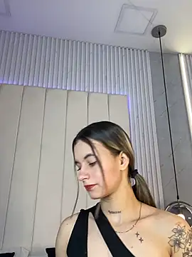 Snapshot of JuliaColemann chatting on March 3, 12:11 pm JuliaColemann online show from March 3, 12:11 pm