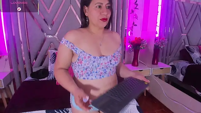 adri rivera online show from May 28, 8:17 pm