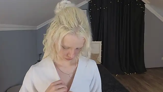 Snapshot of Naomi_Demio chatting on February 22, 9:08 am Naomi Demio online show from February 22, 9:08 am