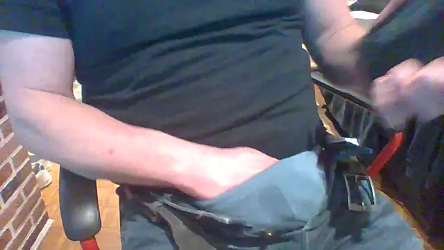 Snapshot of ludowrss chatting on February 19, 11:56 pm ludowrss online show from February 19, 11:56 pm