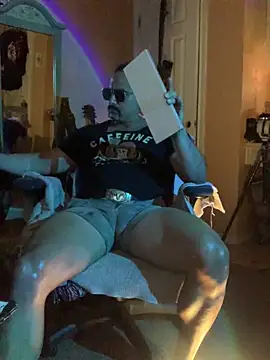 daddydonkey84 online show from April 15, 6:31 am