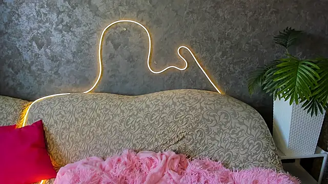 Dream Olivia online show from February 20, 6:26 am