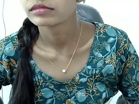 Snapshot of Kulsum_S chatting on March 2, 7:59 am Kulsum S online show from March 2, 7:59 am