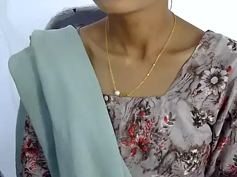 Snapshot of Kulsum_S chatting on March 3, 8:09 am Kulsum S online show from March 3, 8:09 am