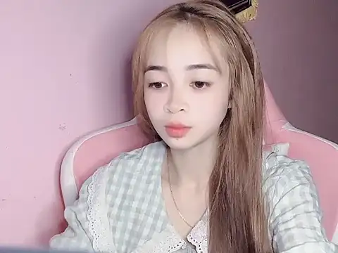 Emily031 online show from March 6, 6:04 pm