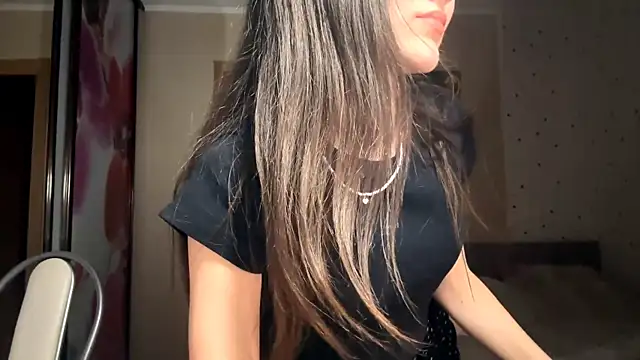 Snapshot of Kiaicatie chatting on February 4, 5:52 pm Kiaicatie online show from February 4, 5:52 pm