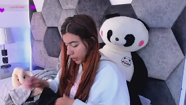 DulceJones online show from February 23, 8:28 pm