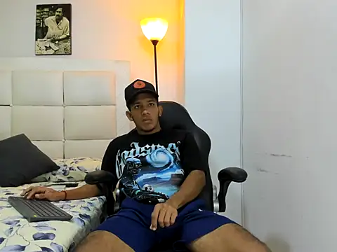 Snapshot of ricky_spensar23cm_ chatting on February 20, 2:19 am ricky spensar23cm online show from February 20, 2:19 am