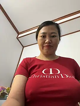 Snapshot of Puka2001 chatting on February 2, 2:21 am Puka2001 online show from February 2, 2:21 am