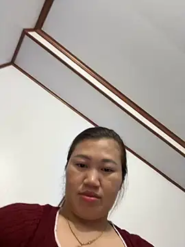 Snapshot of Puka2001 chatting on February 18, 6:42 am Puka2001 online show from February 18, 6:42 am