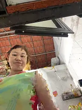 Snapshot of Puka2001 chatting on February 24, 1:14 am Puka2001 online show from February 24, 1:14 am