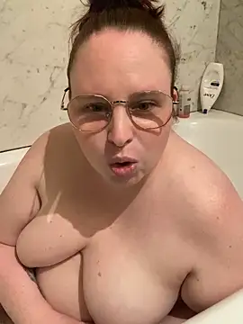 Sarahtjeuh  online show from April 21, 7:39 pm