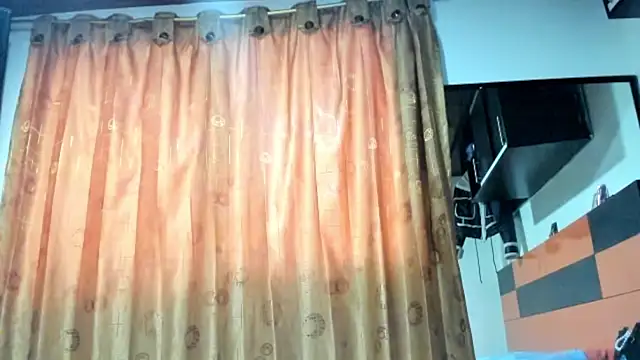 cristalayyy online show from February 7, 6:55 pm