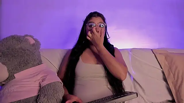 ViolettM online show from February 12, 12:33 pm