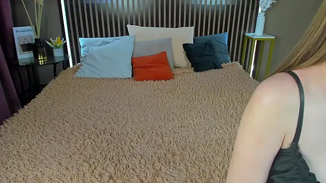 Snapshot of Betty_Andrews chatting on February 18, 9:49 am Betty Andrews online show from February 18, 9:49 am