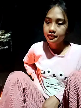 Snapshot of Hoa-tuylip chatting on February 25, 10:19 pm Hoa-tuylip online show from February 25, 10:19 pm