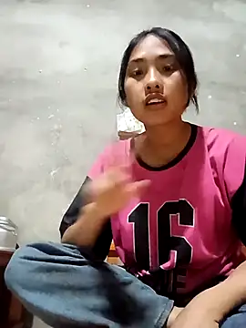 Snapshot of Hoa-tuylip chatting on February 26, 11:53 am Hoa-tuylip online show from February 26, 11:53 am