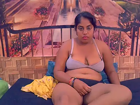 Snapshot of IndianDiva27 chatting on February 3, 6:22 am IndianDiva27 online show from February 3, 6:22 am