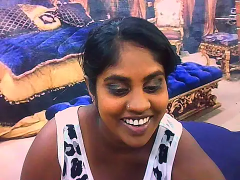 Snapshot of IndianDiva27 chatting on February 8, 3:26 pm IndianDiva27 online show from February 8, 3:26 pm