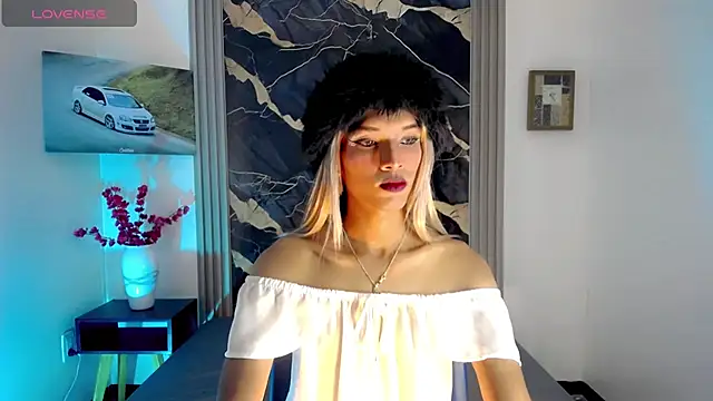 Samantha Ortega  online show from April 8, 7:19 am