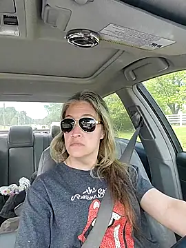 Sunflower0025 online show from April 8, 5:35 pm