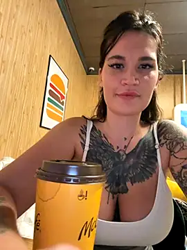 Snapshot of TattooGirlAlia chatting on October 28, 5:48 pm TattooGirlAlia online show from October 28, 5:48 pm