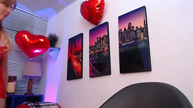 Snapshot of janne_turner chatting on February 9, 10:30 am janne turner online show from February 9, 10:30 am