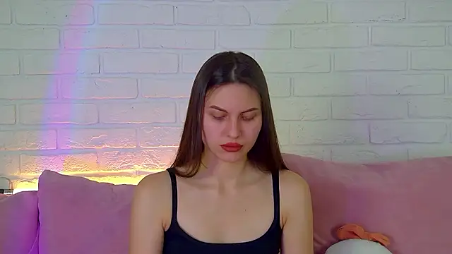 Snapshot of AliceVersal chatting on February 3, 4:54 am AliceVersal online show from February 3, 4:54 am