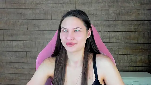 Snapshot of AliceVersal chatting on March 4, 4:29 am AliceVersal online show from March 4, 4:29 am