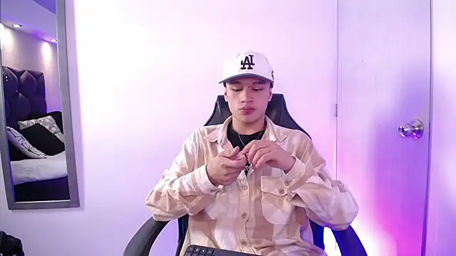 Dominik Souza online show from April 8, 8:20 pm