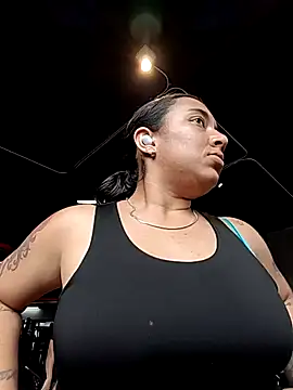 Robin H00t 2 online show from April 6, 5:58 pm