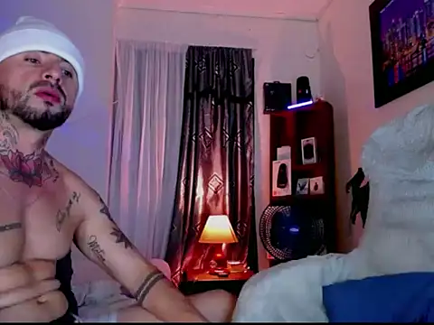 Snapshot of tiancam chatting on February 6, 5:56 am tiancam online show from February 6, 5:56 am