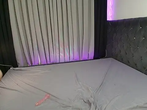 Snapshot of Avery_West chatting on March 3, 11:32 pm Avery West online show from March 3, 11:32 pm