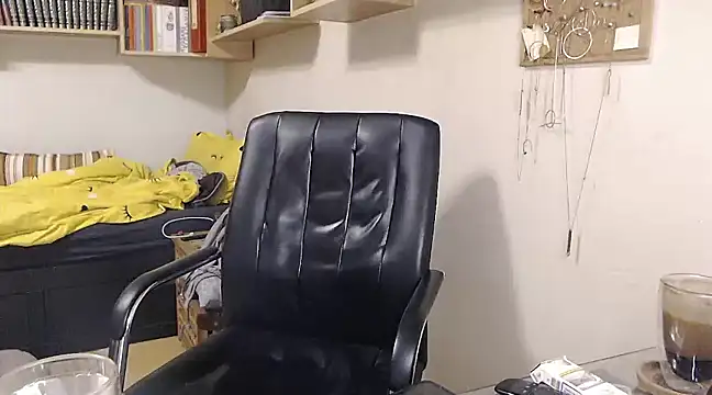 katemodel online show from January 3, 9:58 am